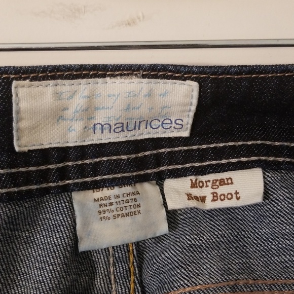 SOLD: 2-piece bundle top and Jeans - Picture 7 of 8